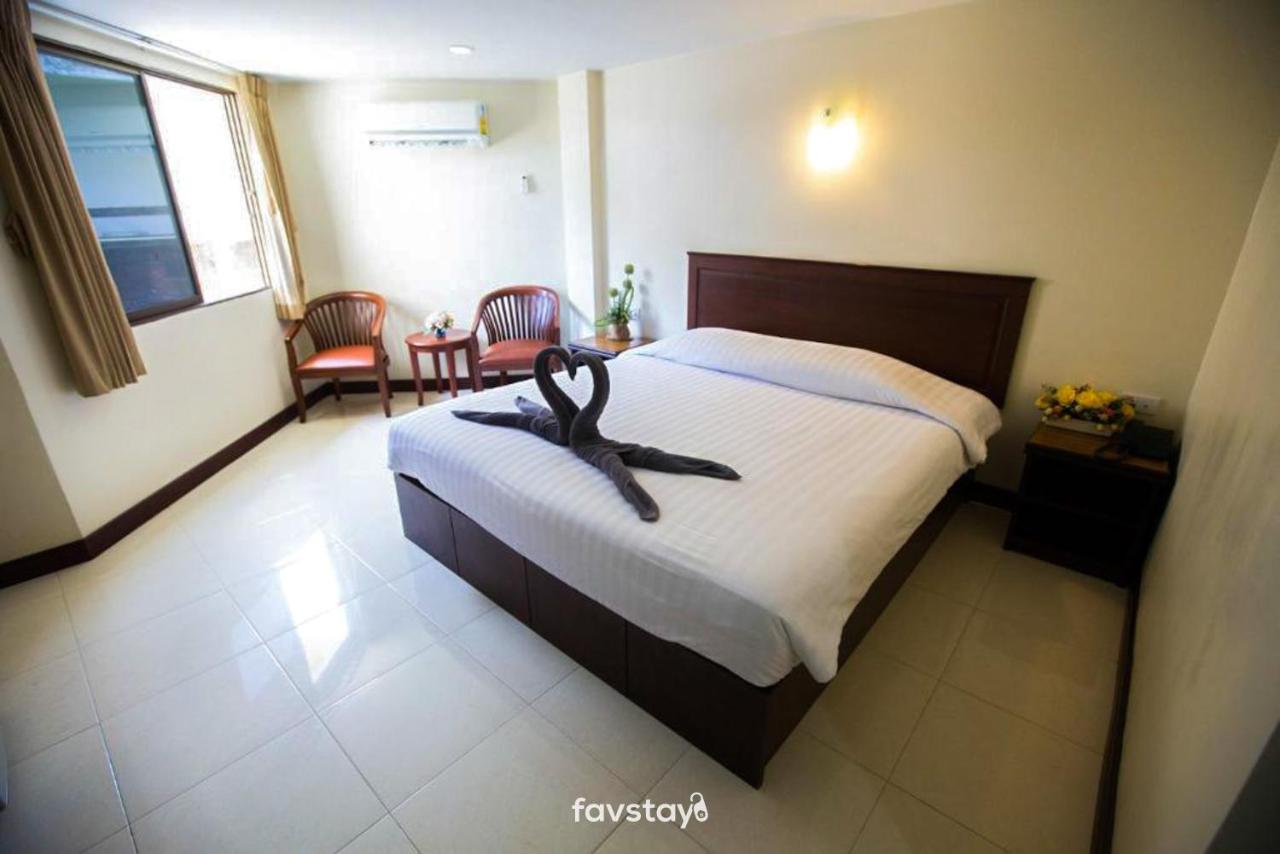 Twin Palms Suites And Residence פאטאיה מראה חיצוני תמונה