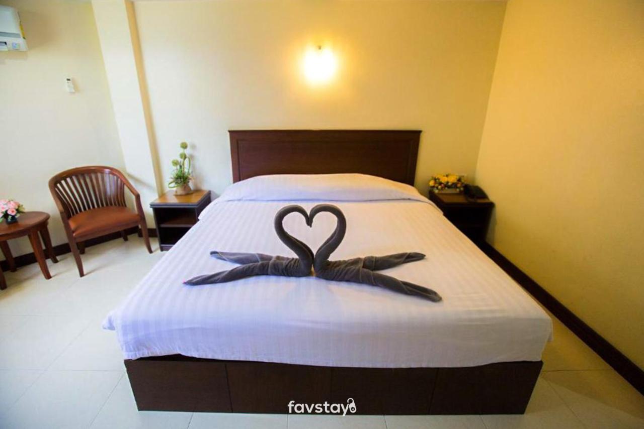 Twin Palms Suites And Residence פאטאיה מראה חיצוני תמונה